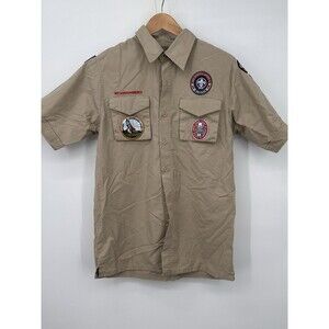 Official Boy Scouts Of America  Mens  Shirt Size Small patches sew to it
